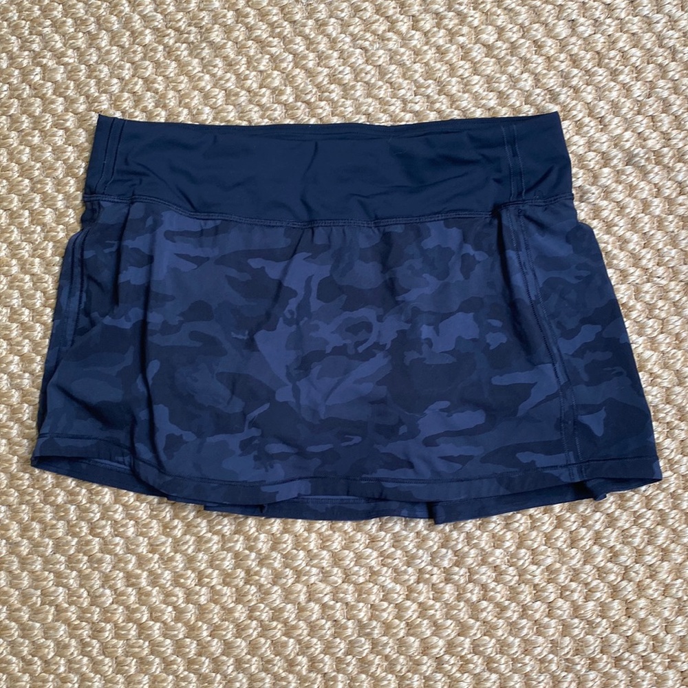 Lululemon Black Camo Skirt - size 8